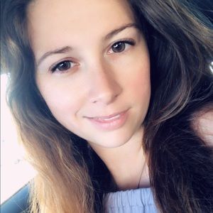 Meet your Posher, Kelli